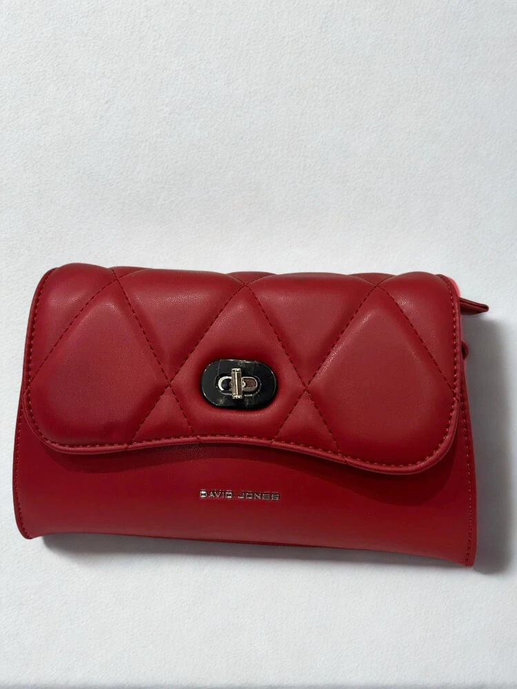 Červená crossbody kabelka David Jones 23x14x10