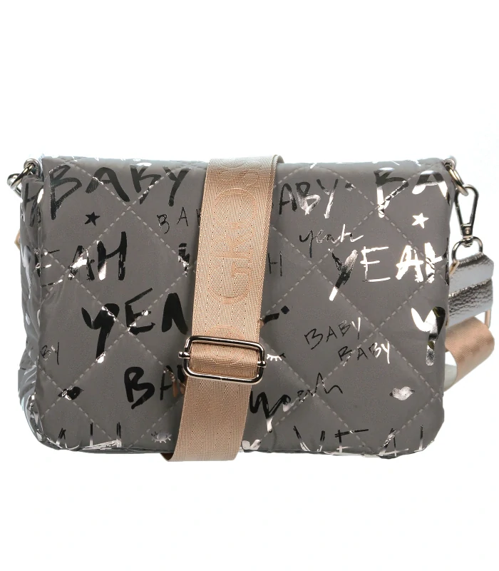 Sivá crossbody kabelka s lesklým popisom s remienkom Grosso 27x20x12