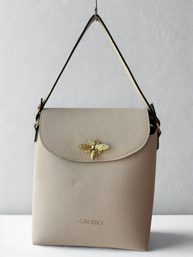 Béžová crossbody kabelka s včelou, rúčkou a ramienkom Grosso 24x22x11