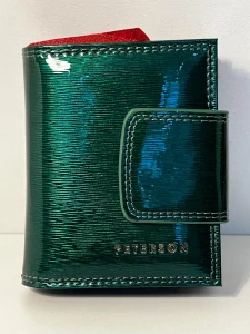Malá dámska zelená lakovaná kožená peňaženka Peterson 10x8x3.5