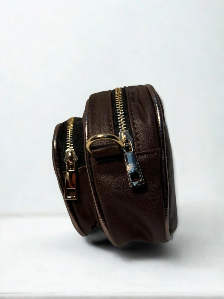 Malá hnedá crossbody kabelka so zlatými zipsami Grosso 22x16x10