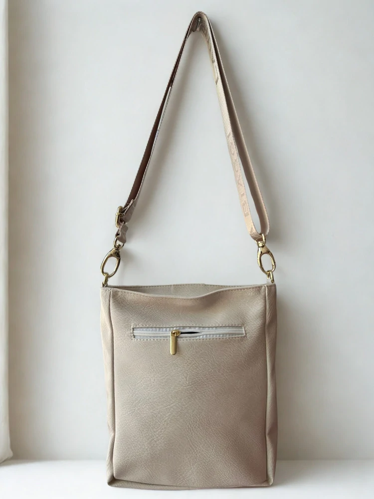 Béžová crossbody kabelka s včelami a kapsičkou na zips Laura Biaggi 25x24x8