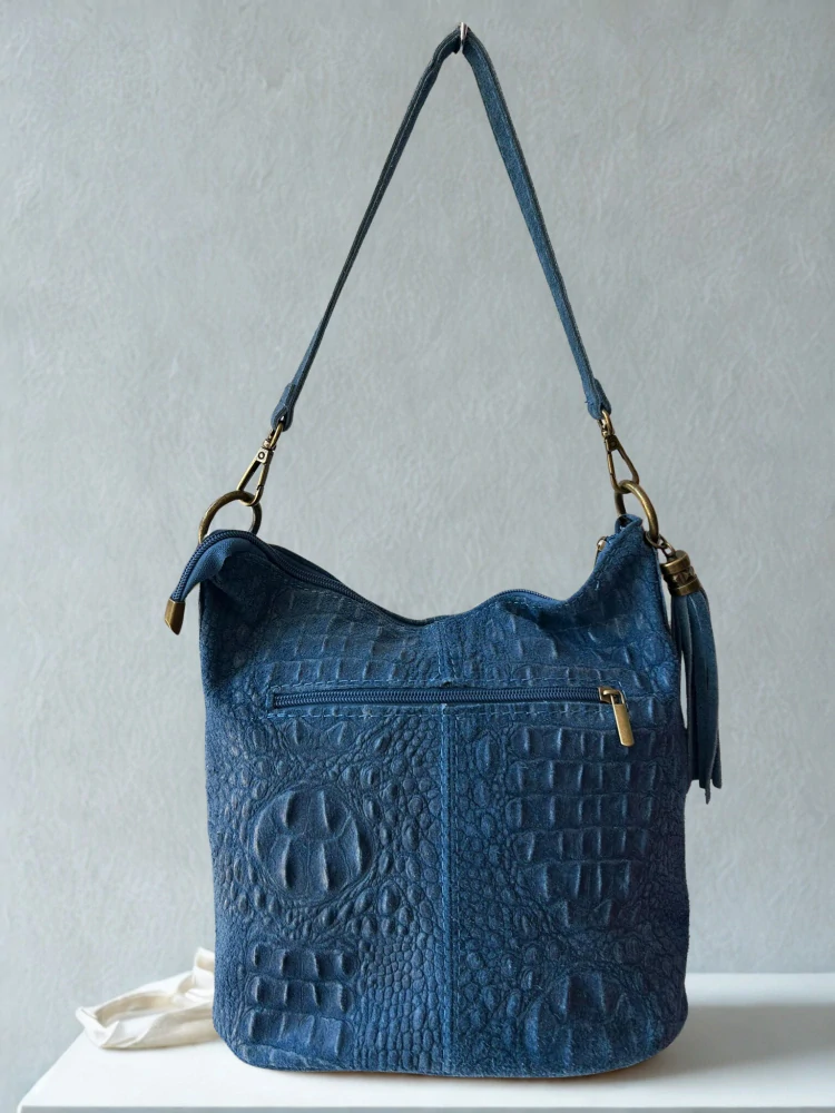 Krásna modrá kožená crossbody kabelka na plece s krokodílím vzorom Grosso 25x25x15