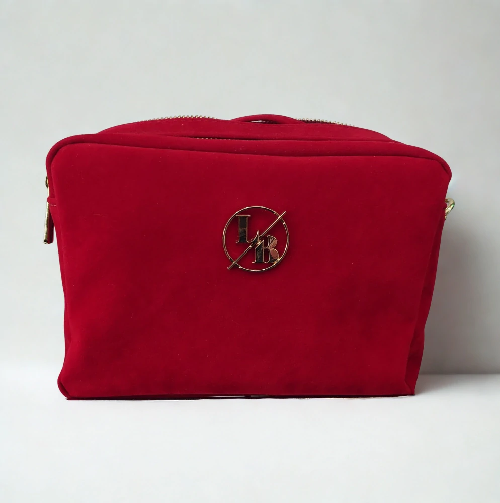 Elegantná červená zamatová crossbody kabelka na plece Laura Biaggi 22x16x10