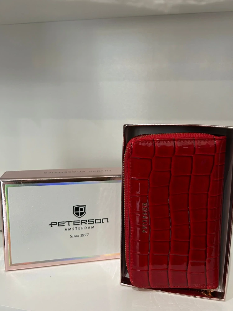 Dámska červená lakovaná peňaženka Peterson 16x9x4