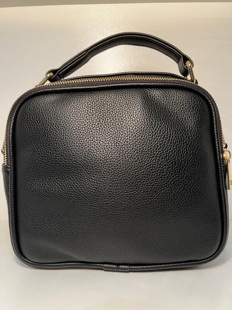 Čierna crossbody kabelka so zlatými aplikáciami s rúčkou GROSSO 24x22x10