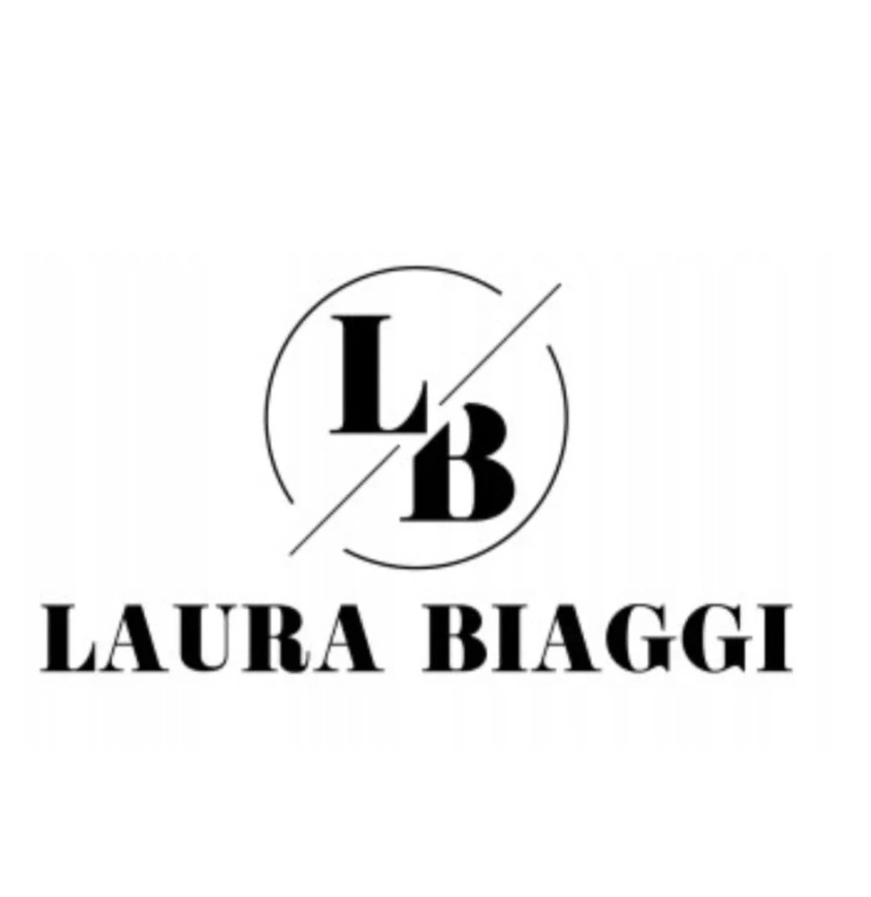 Malá čierna jednoduchá kožená kabelka s logom L/B Laura Biaggi 23x21x12