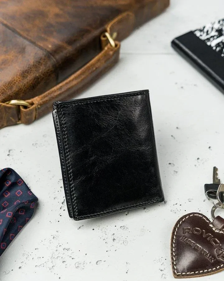Pánska malá čierna kožená peňaženka - obal na karty Rovicky 10x8x2