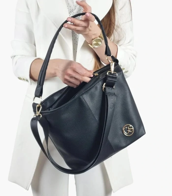 Stredná mäkká čierna crossbody kabelka s rúčkou na plece Grosso 34x25x12