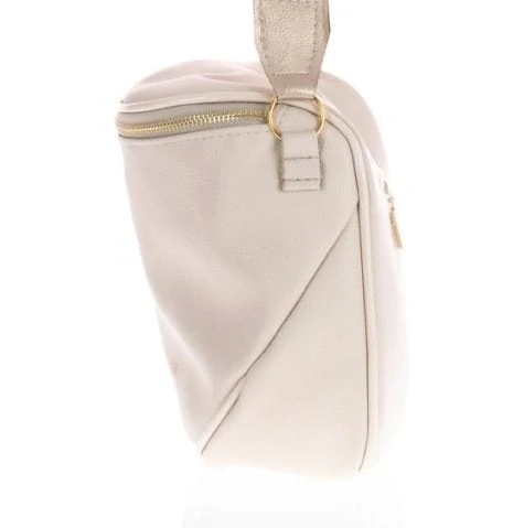 Béžová crossbody kabelka so zlatým zipsom a nápisom Laura Biaggi 24x23x12
