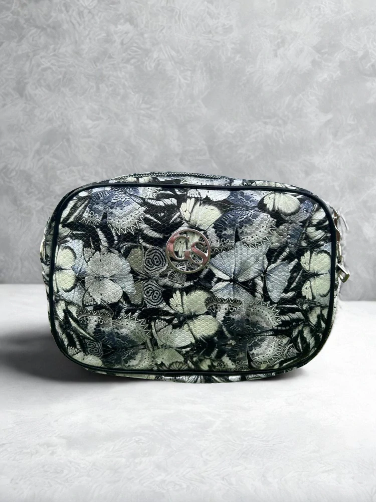 Motýľová vzorovaná crossbody kabelka s remienkom Grosso 27x20x8