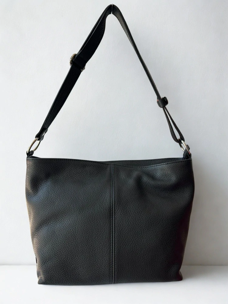 Veľká čierna jednoduchá elegantná kožená crossbody kabelka Laura Biaggi 36x24x14