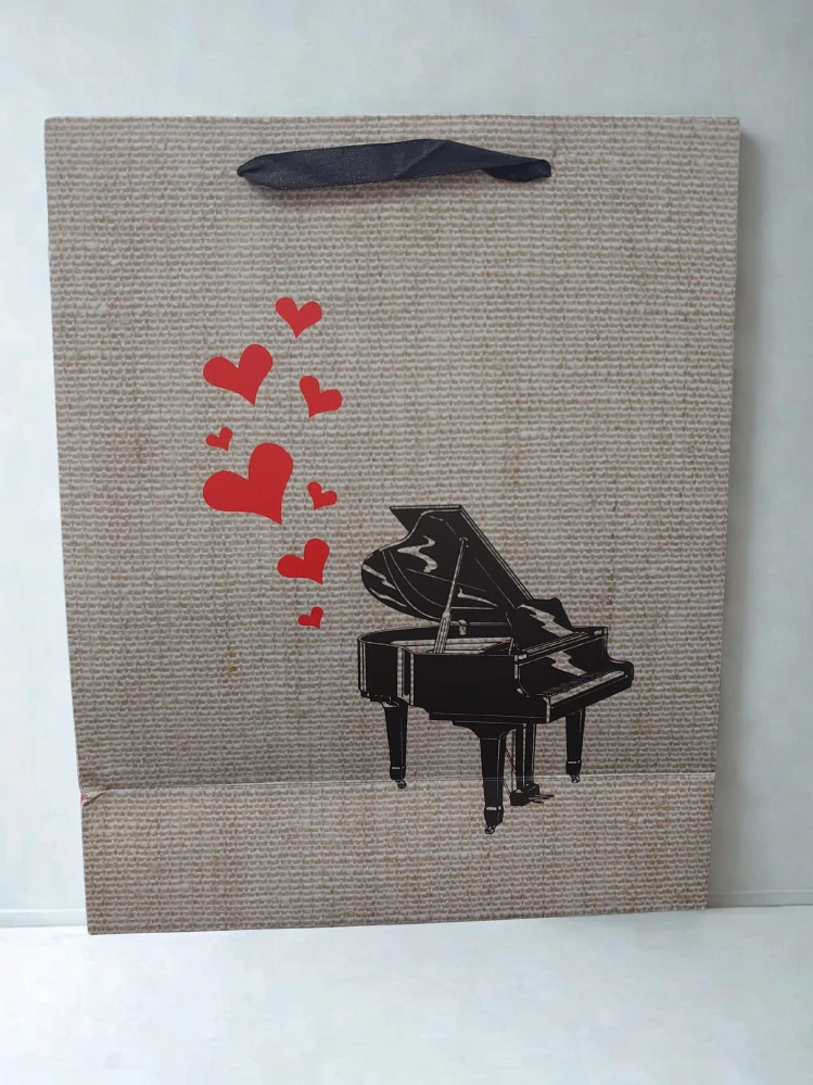Darčeková taška srdiečková s klavírom 32x26x12 