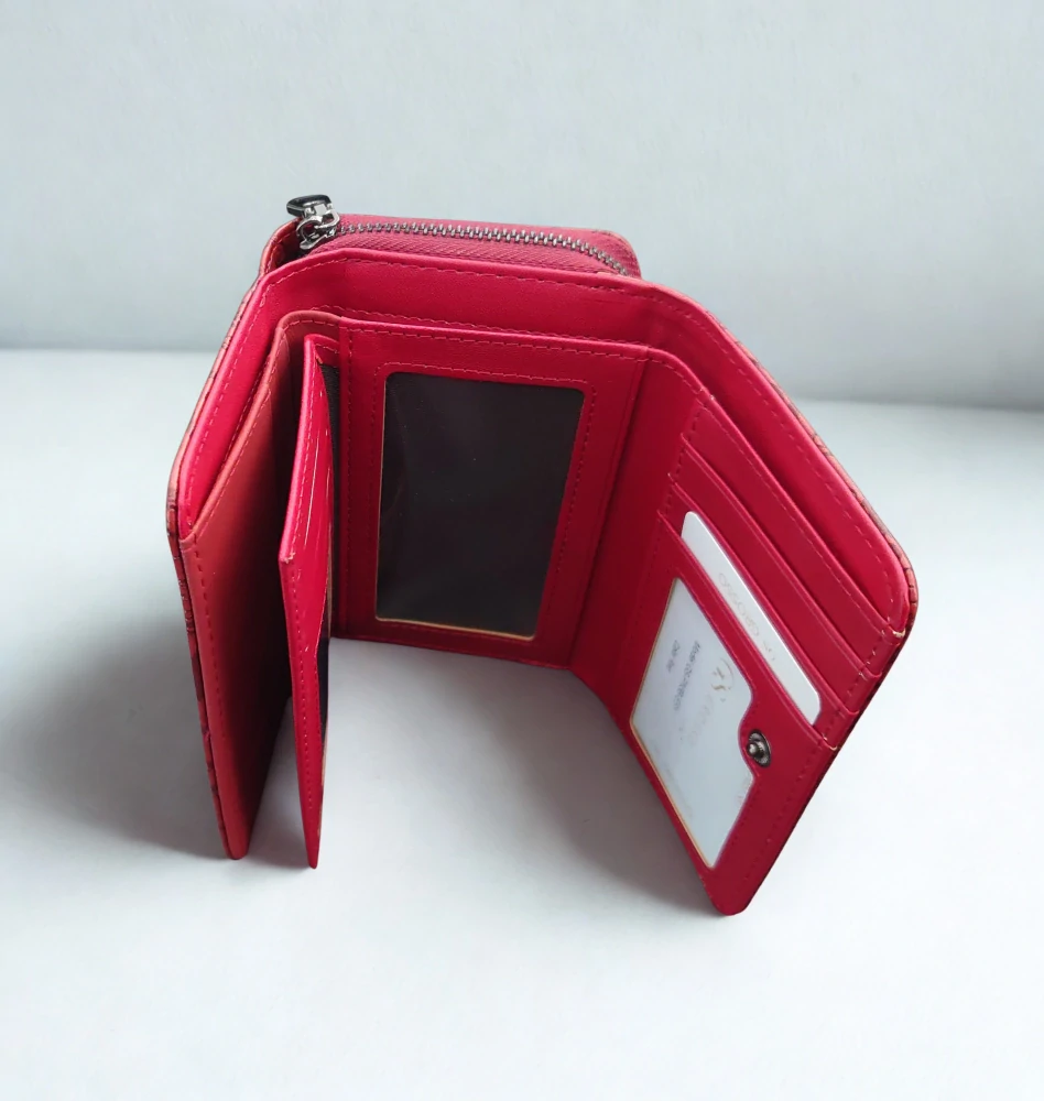 Elegantná dámska červená lakovaná kožená peňaženka v kroko motíve Grosso 13x9x4