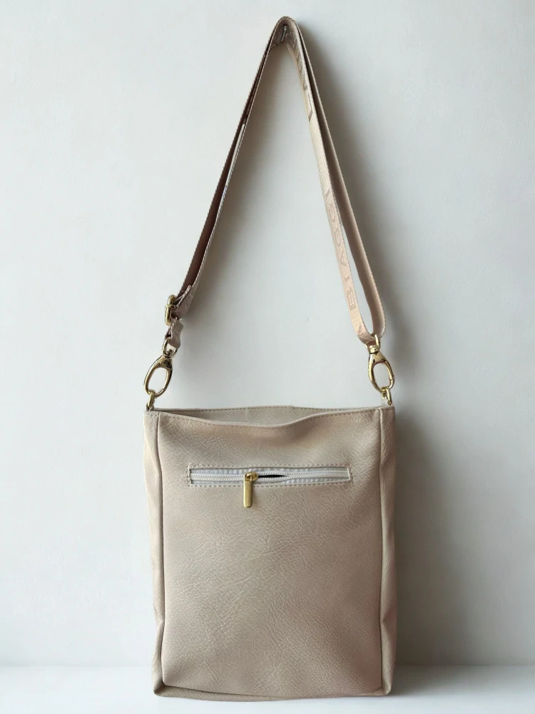Béžová crossbody kabelka s včelami a kapsičkou na zips Laura Biaggi 25x24x8