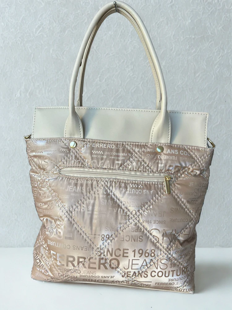 Krásna moderná béžová crossbody kabelka s rúčkami a nápismi Grosso 34x30x14
