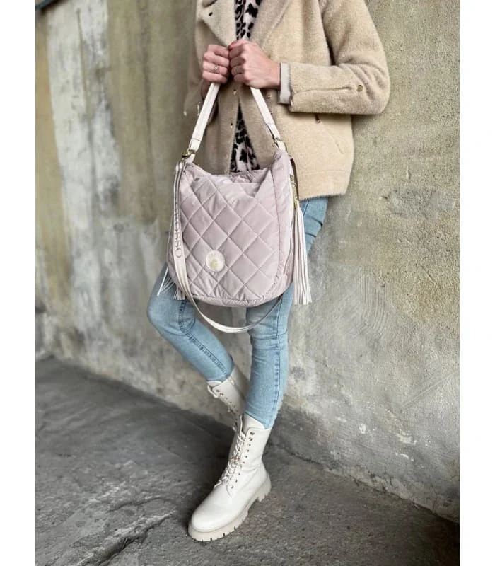Béžová prešívaná crossbody kabelka s rúčkou, strapcami a s ramienkom s nápisom Grosso 34x32x14