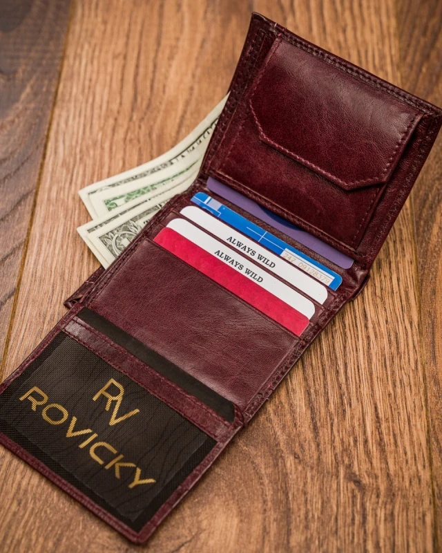 Pánska vínovo-červená kožená peňaženka na výšku Always Wild 11x9x2