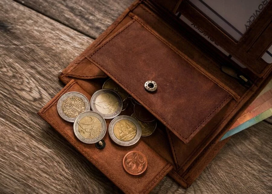 Pánska kožená svetlohnedá camel peňaženka s koňom na výšku 13x10x2.5