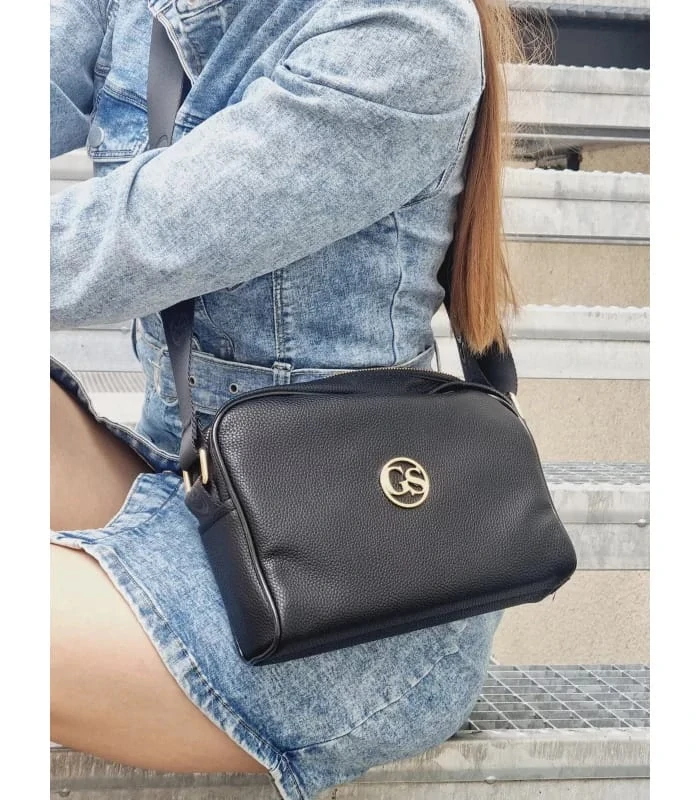 Čierna menšia crossbody kabelka so zlatým logom so zipsom Grosso 25x19x7