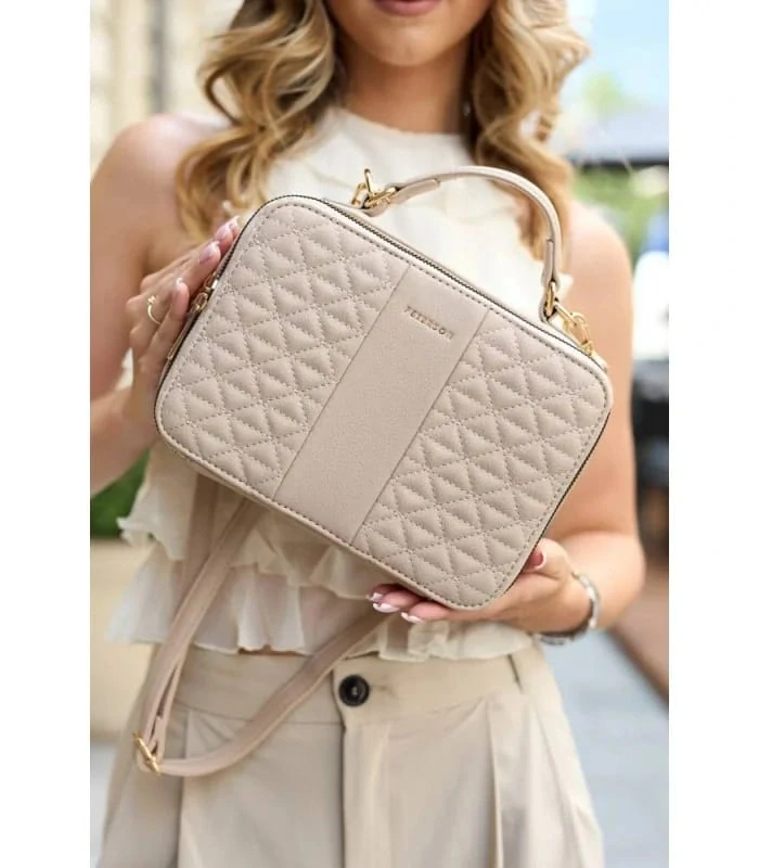 Malá prešívaná hnedá elegantná messenger kabelka Peterson 23x17x10