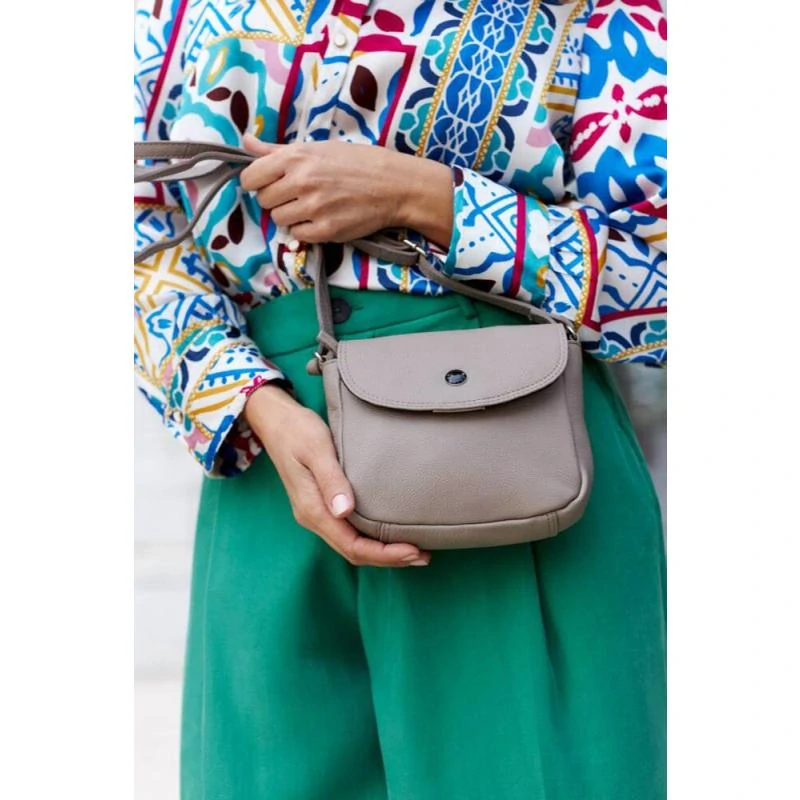 Malá hnedá štýlová kožená crossbody kabelka z prírodnej kože Peterson 19x15x6