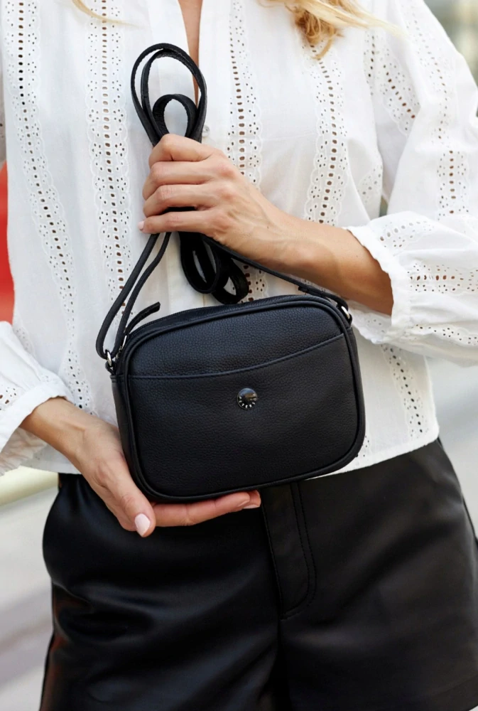 Malá čierna kožená crossbody messenger kabelka z prírodnej kože Peterson 18x14x5
