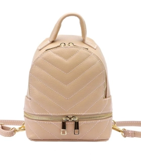 Malý svetlohnedý kožený batôžtek Laura Biaggi so zlatým zipsom 21x17x10