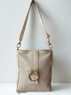 Béžová crossbody kabelka s včelami a kapsičkou na zips Laura Biaggi 25x24x8