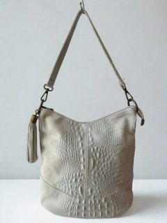 Krásna svetlosivá kožená crossbody kabelka na plece s krokodílím vzorom Grosso 25x25x15