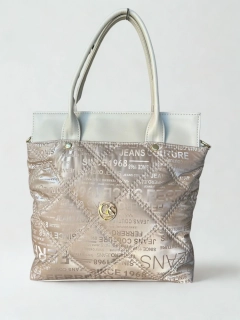 Krásna moderná béžová crossbody kabelka s rúčkami a nápismi Grosso 34x30x14