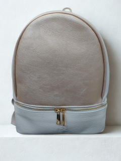 Béžovo-zlatý batoh Grosso s malou kapsičkou so zlatým zipsom 32x25x11