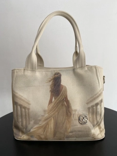 Veľká béžová crossbody kabelka Grosso – Portrét bohyne 30x23x15 cm